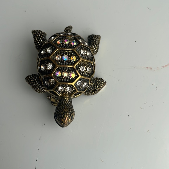 Vintage Turtle brooch pin Gold tone rhinestone crystals